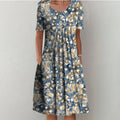 Hellblau mit Blumenmuster